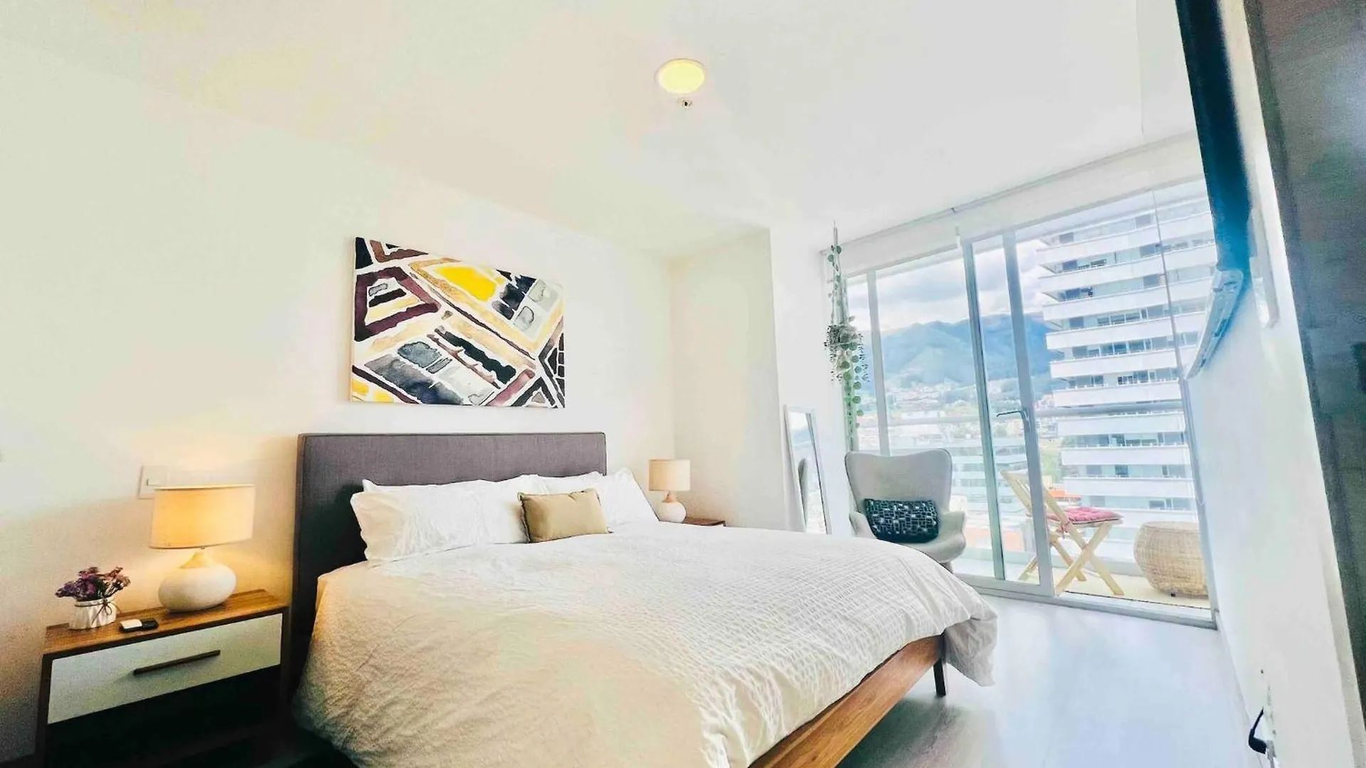 Room In Apartment - Beautiful Apt-Balcony In La Carolina 70 Qled Tv Quito Ecuador